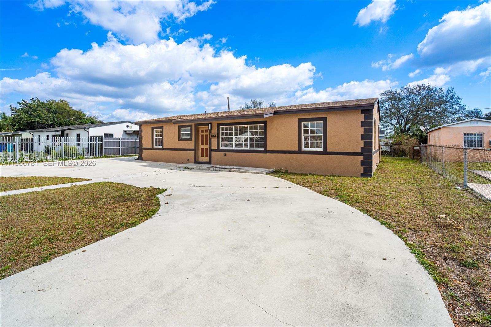 GOLDEN HIGHLANDS EST - Residential