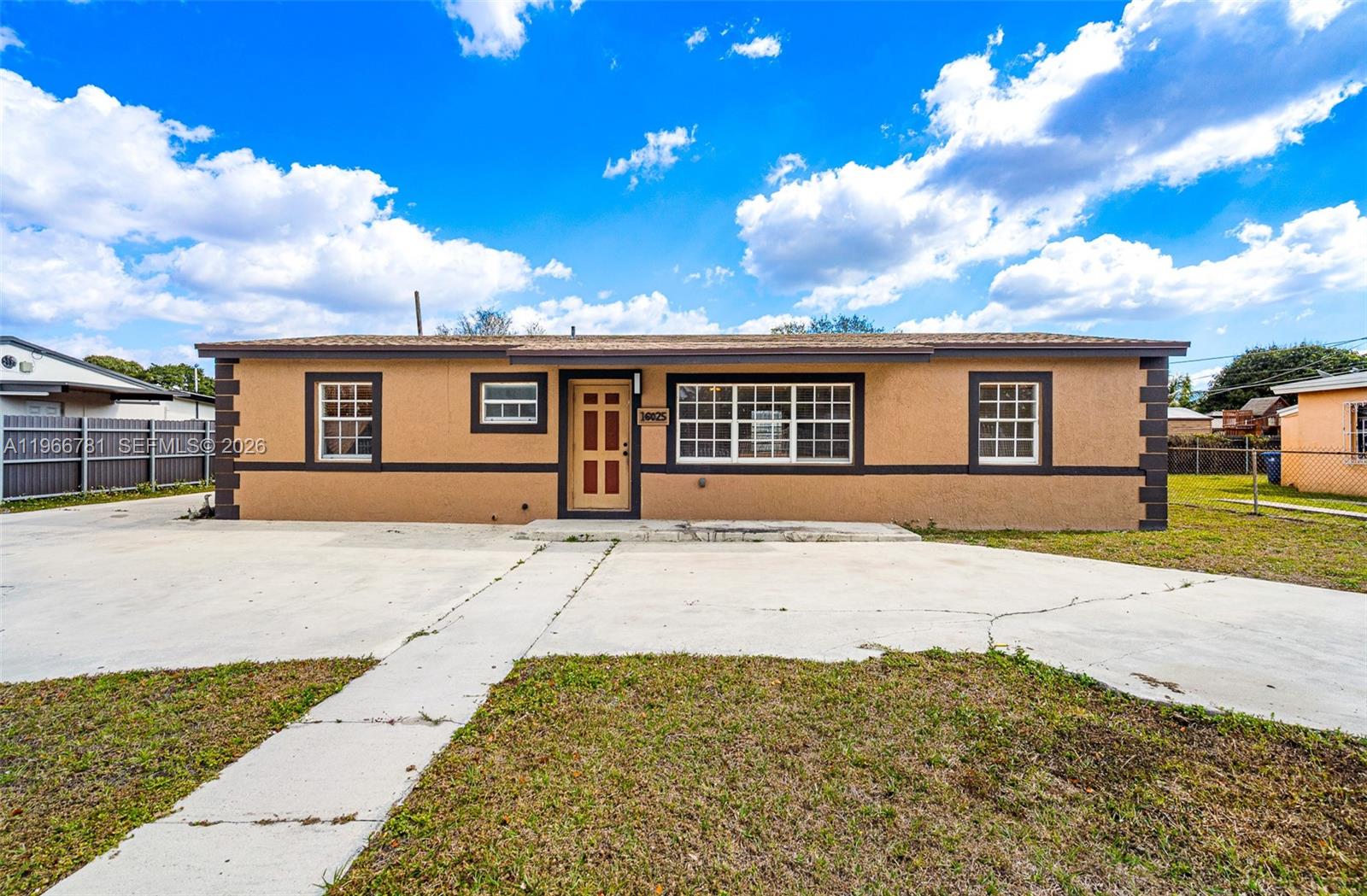 GOLDEN HIGHLANDS EST - Residential