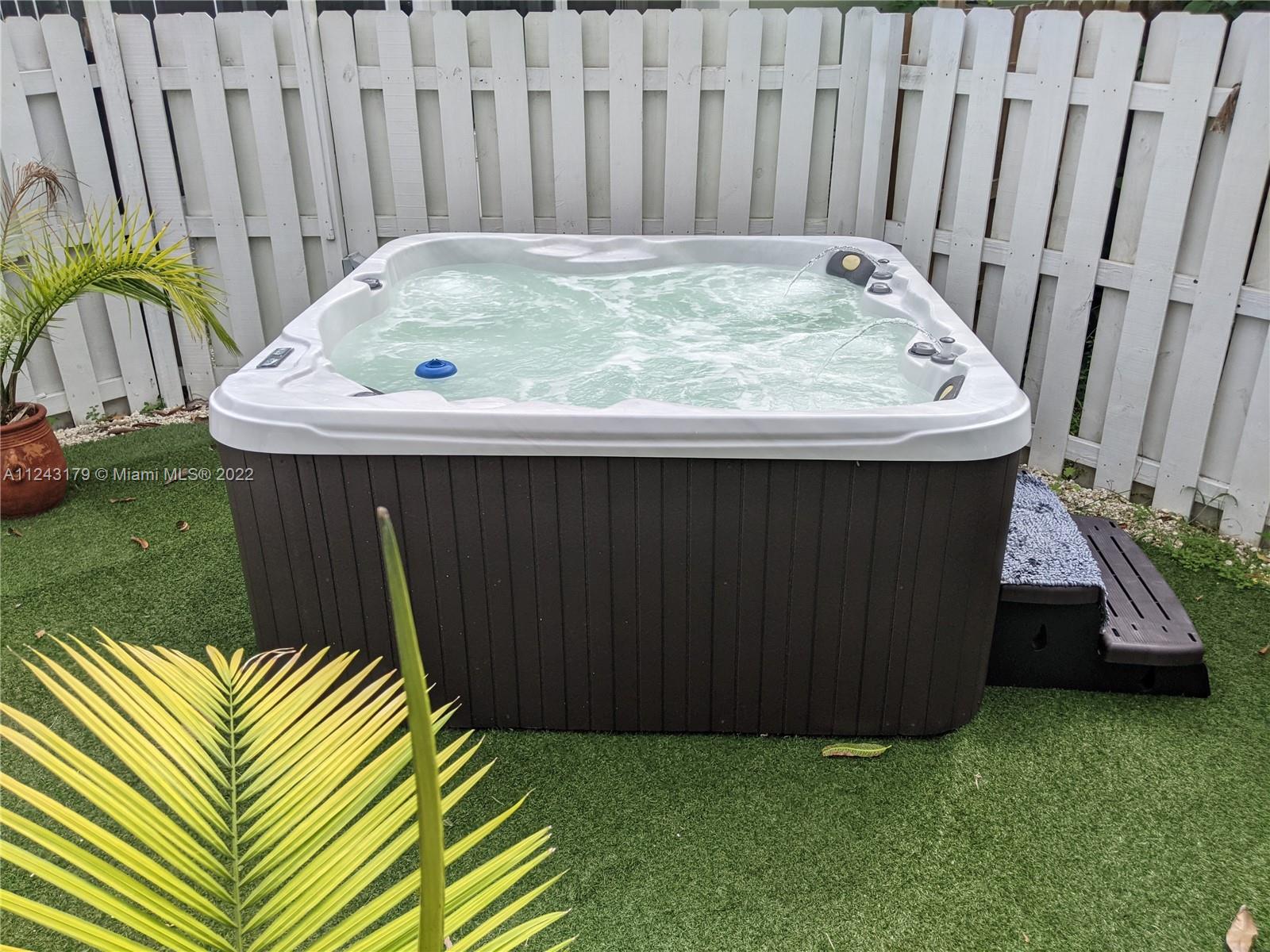 LAKES BY THE BAY SEC 5 - Residential