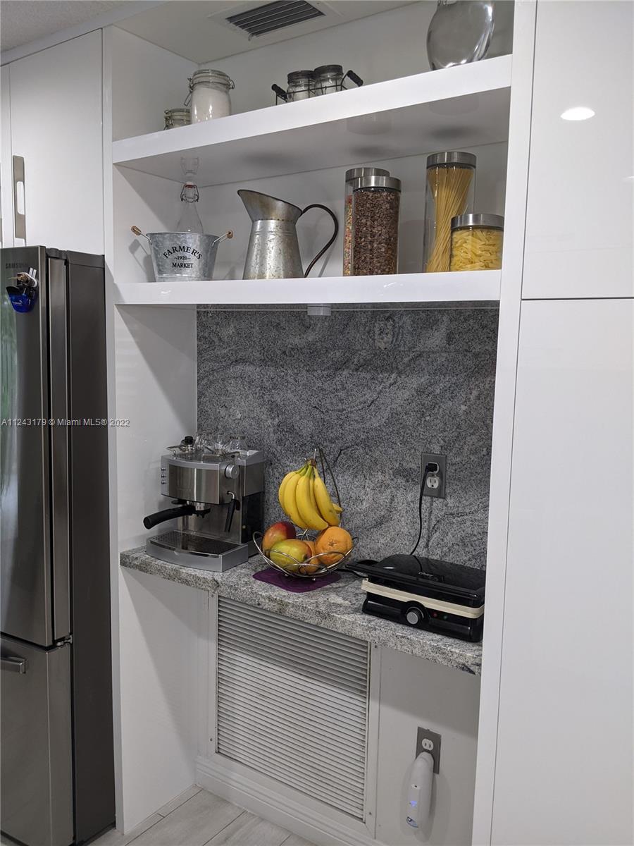 LAKES BY THE BAY SEC 5 - Residential