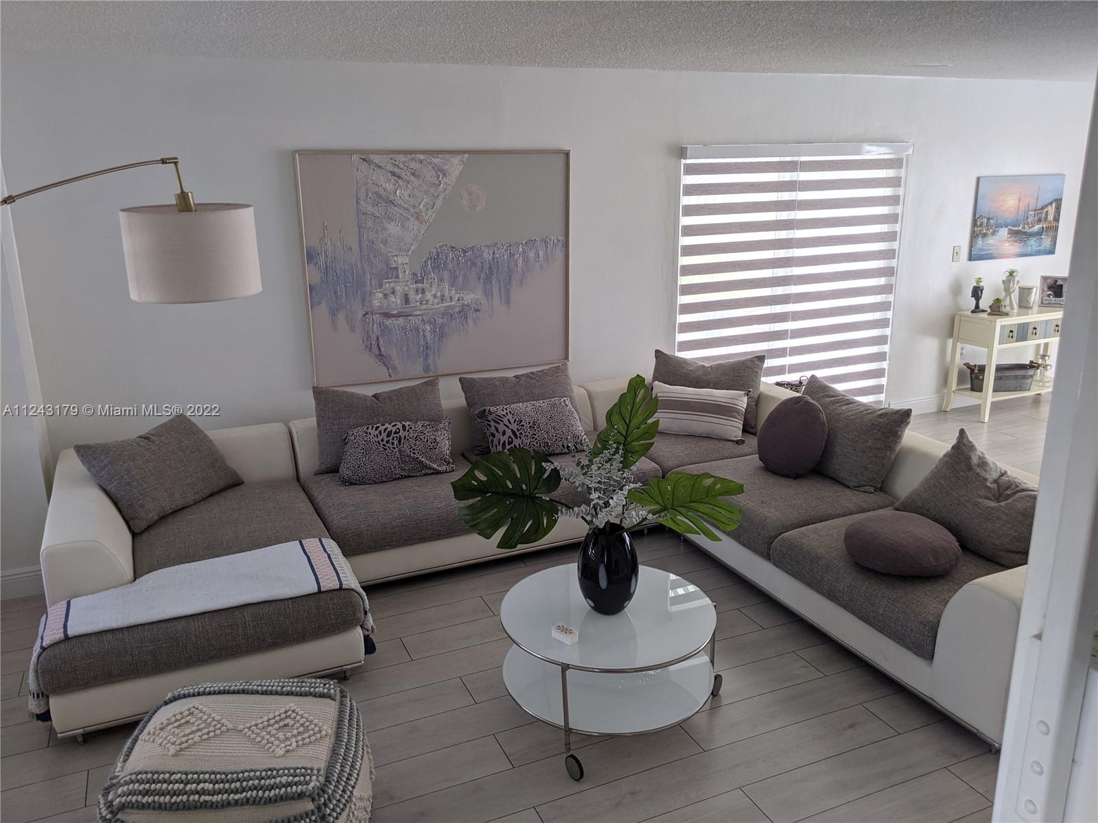 LAKES BY THE BAY SEC 5 - Residential