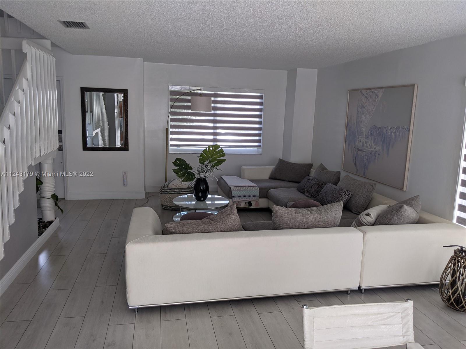 LAKES BY THE BAY SEC 5 - Residential