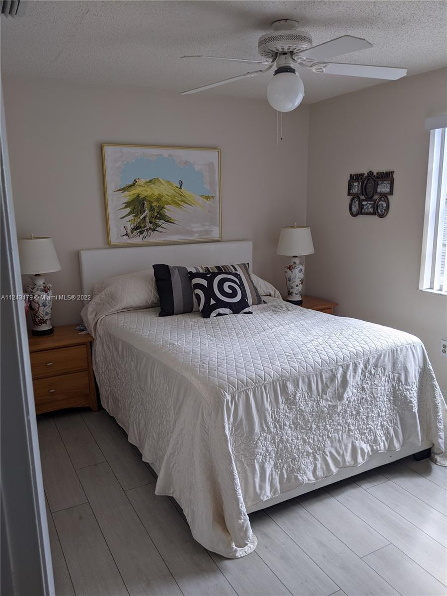 LAKES BY THE BAY SEC 5 - Residential