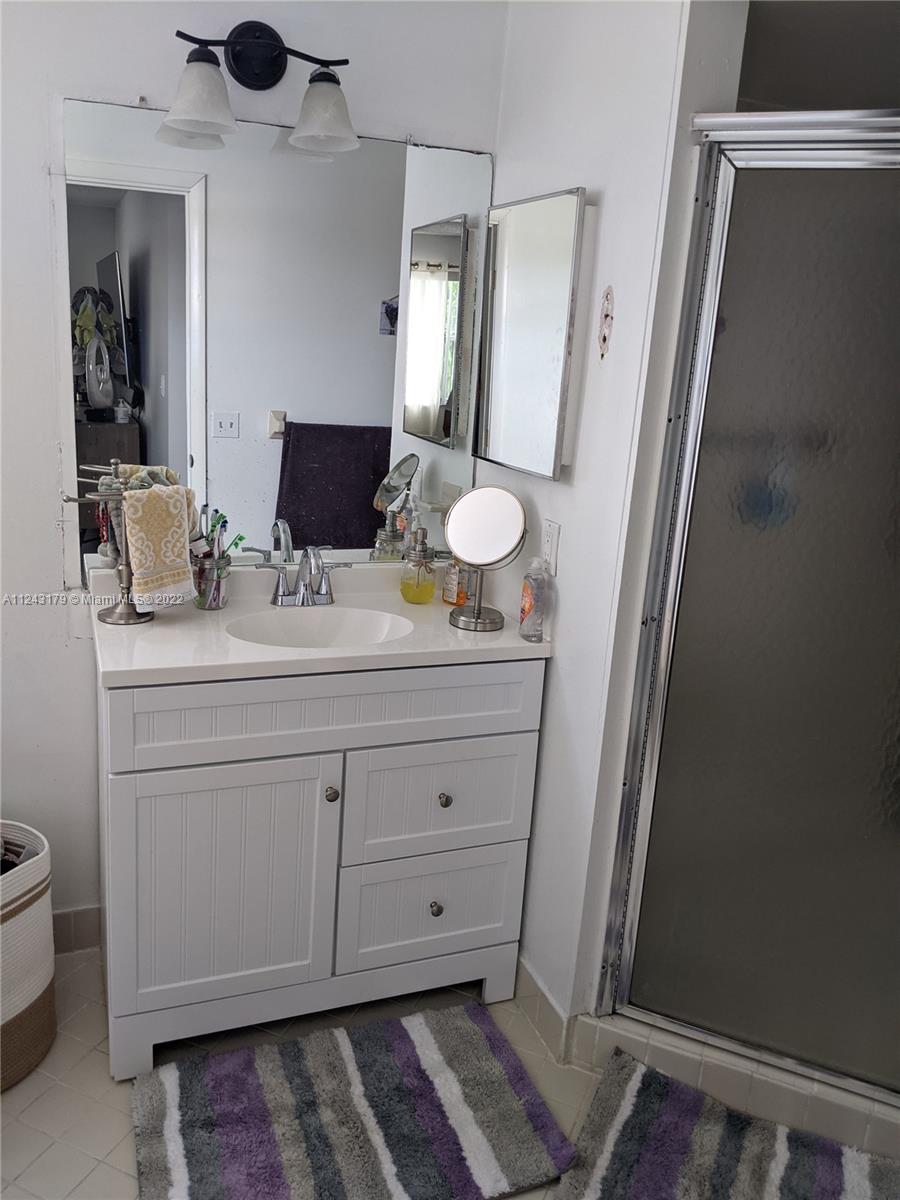 LAKES BY THE BAY SEC 5 - Residential