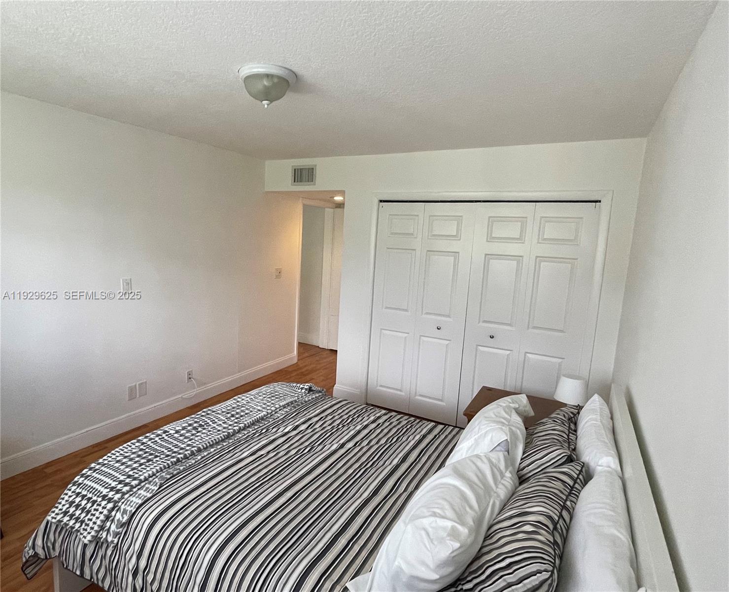 BUILDING 1A OF COUNTRY CL - Residential Lease