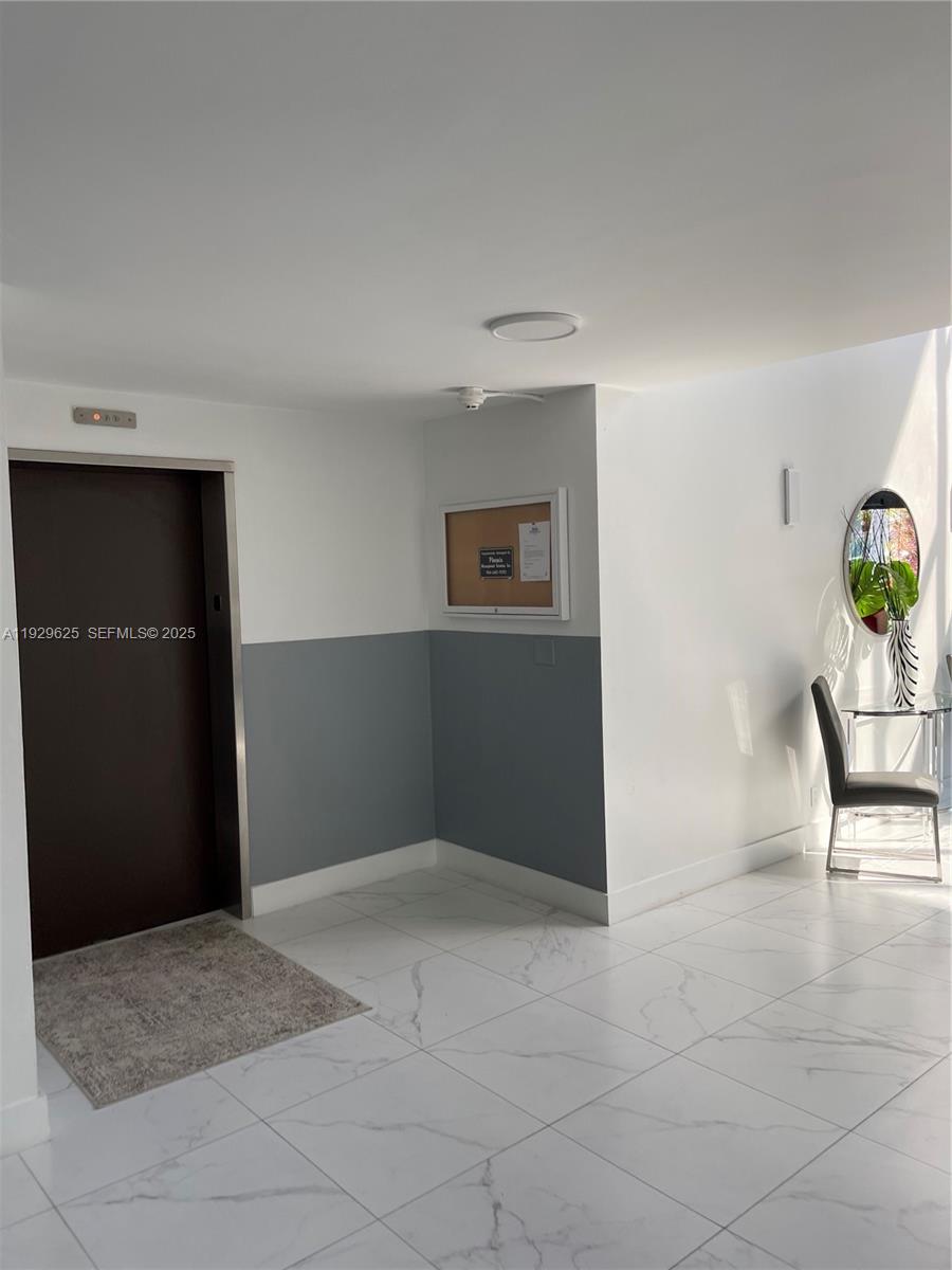 BUILDING 1A OF COUNTRY CL - Residential Lease