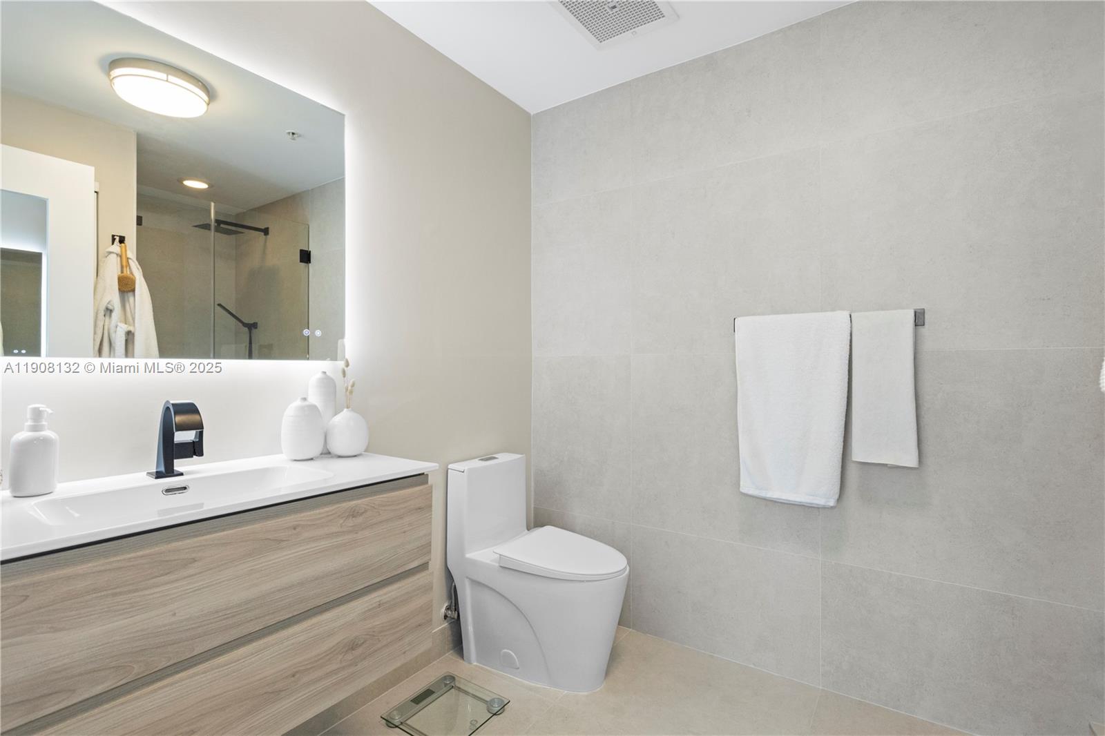 TWO MIDTOWN MIAMI CONDO - Residential Lease