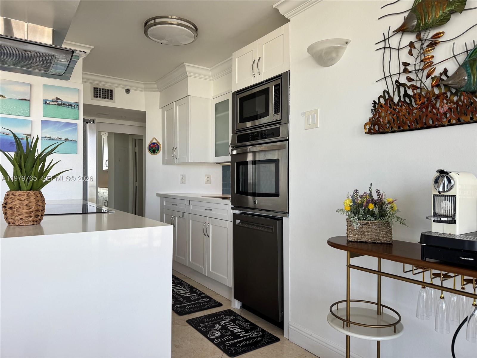 ST TROPEZ OCEAN CONDO - Residential Lease