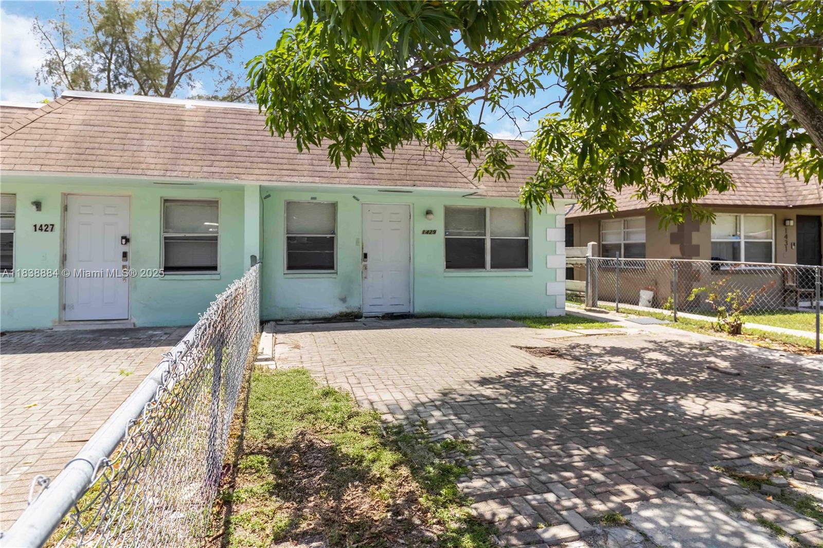 1427 NW 8th Ave