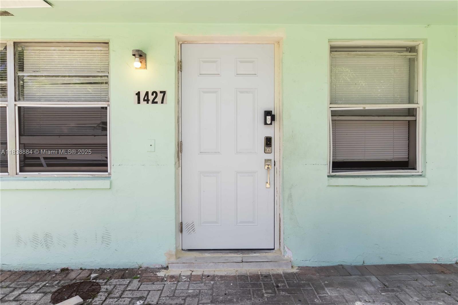 1427 NW 8th Ave