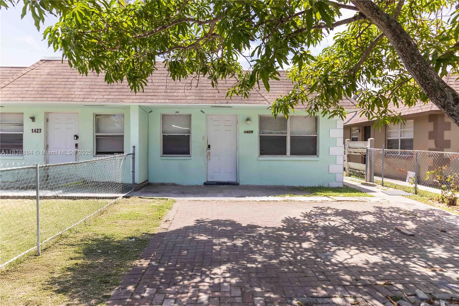 1427 NW 8th Ave