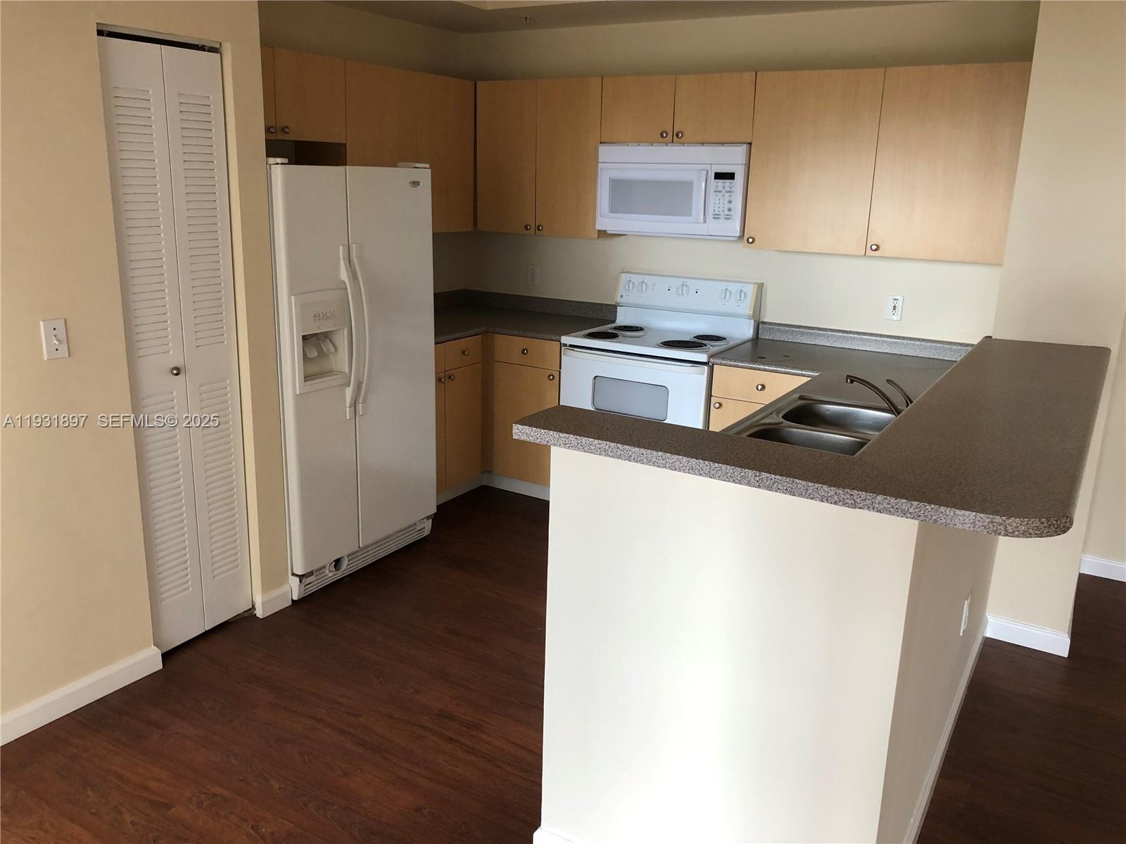 REGENT PARK CONDO - Residential Lease