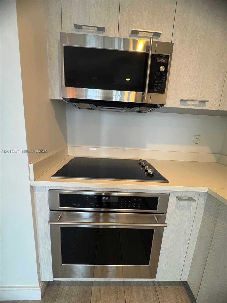BRICKELL HEIGHTS EAST - Residential