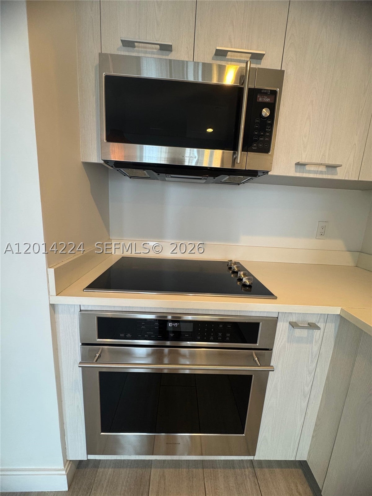 45 SW 9th St 1104