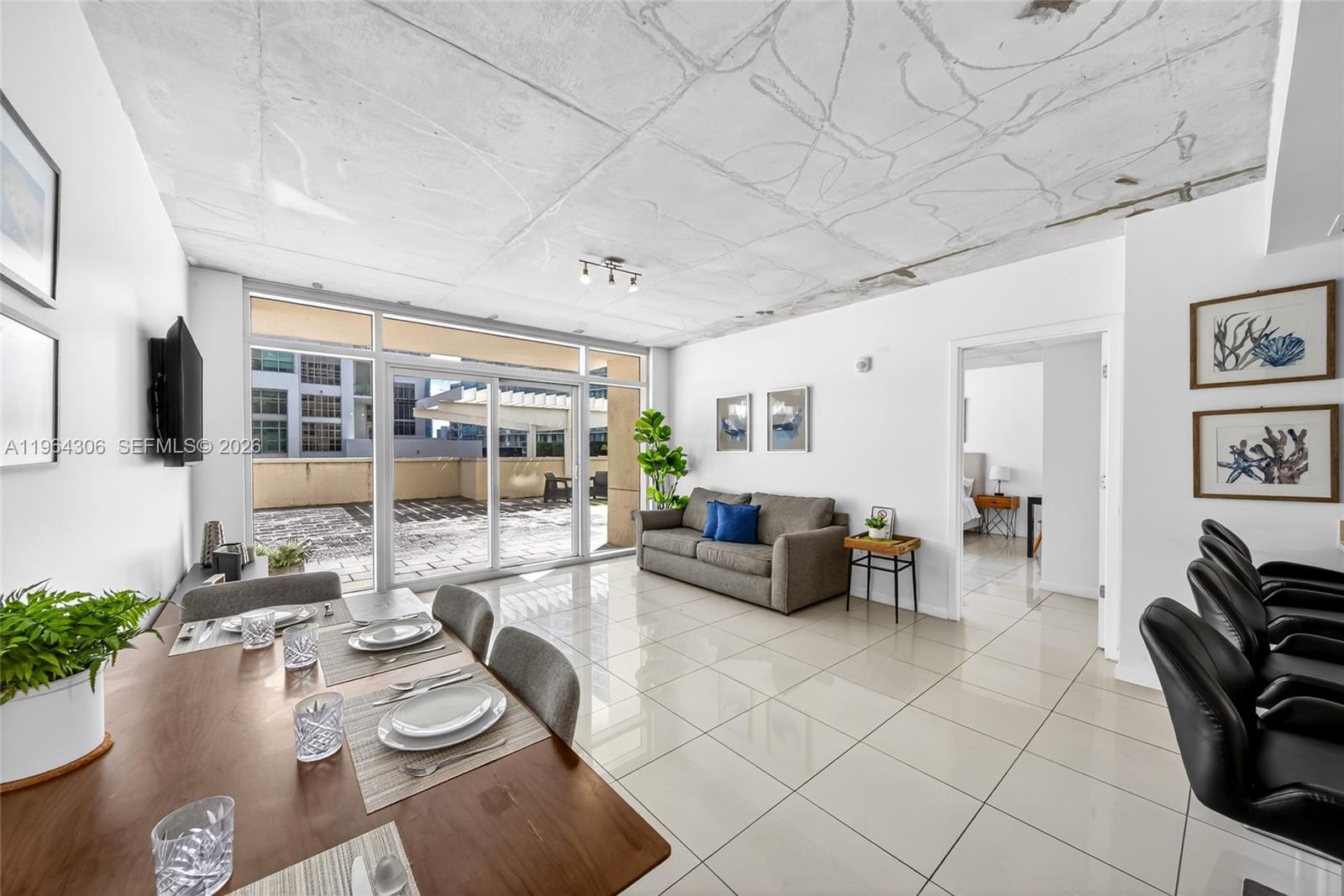 MIDBLOCK MIAMI CONDO - Residential