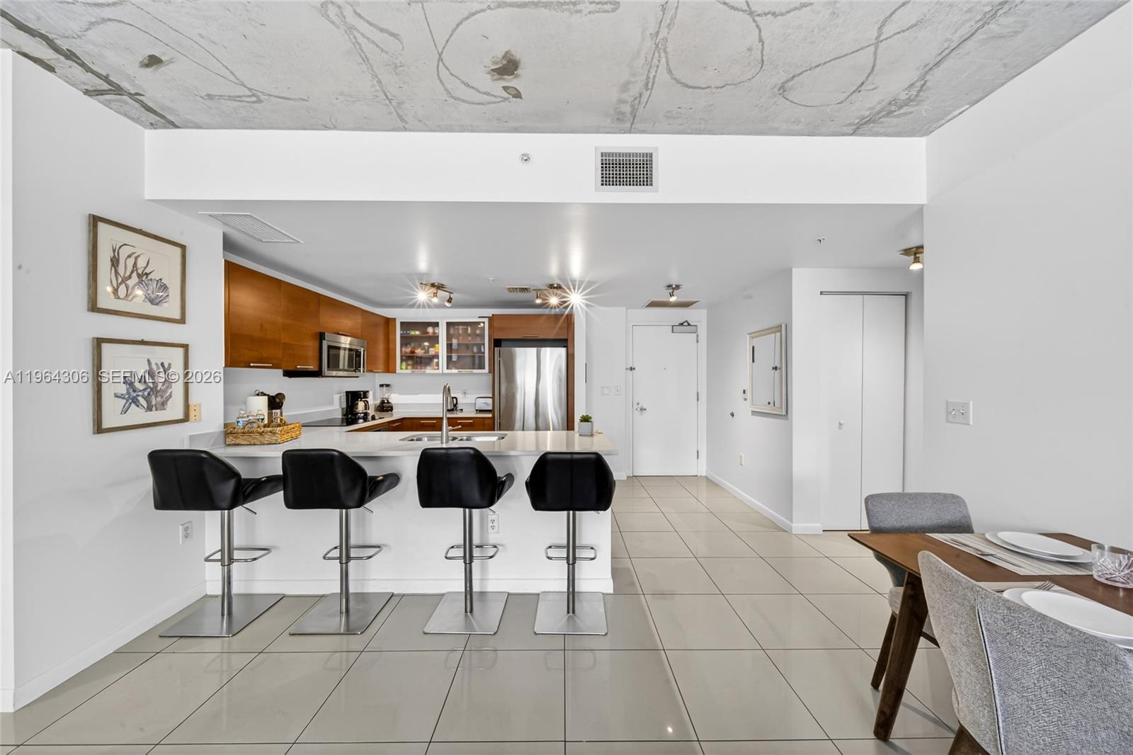 MIDBLOCK MIAMI CONDO - Residential
