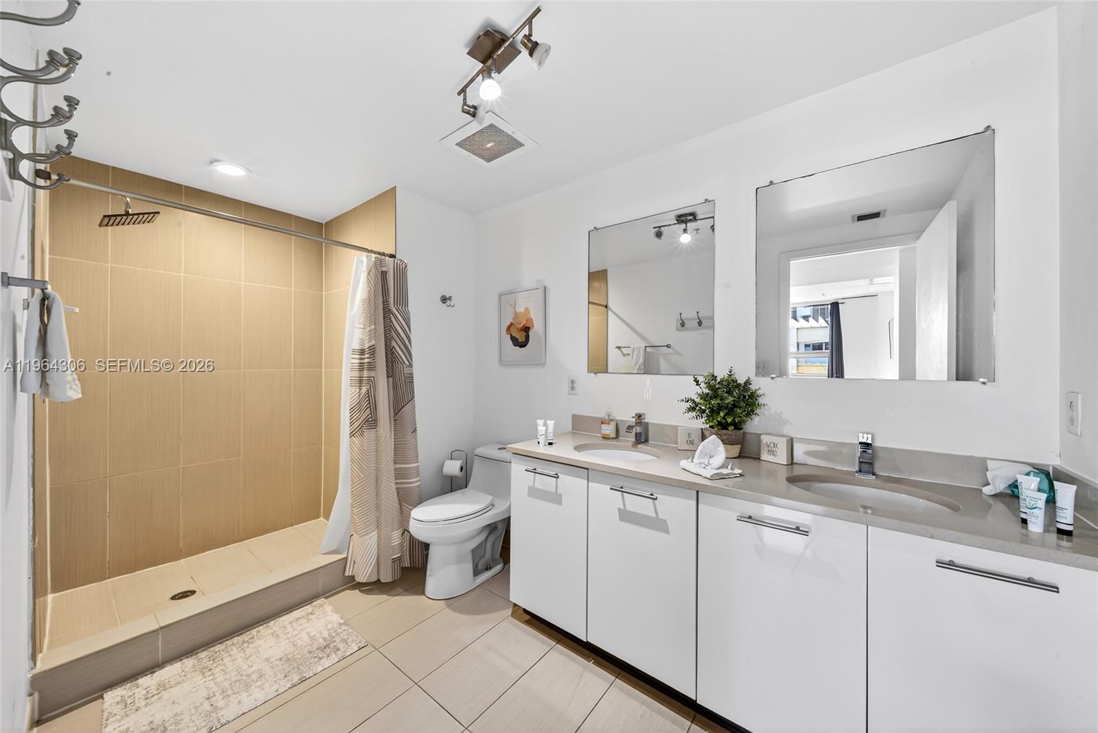 MIDBLOCK MIAMI CONDO - Residential