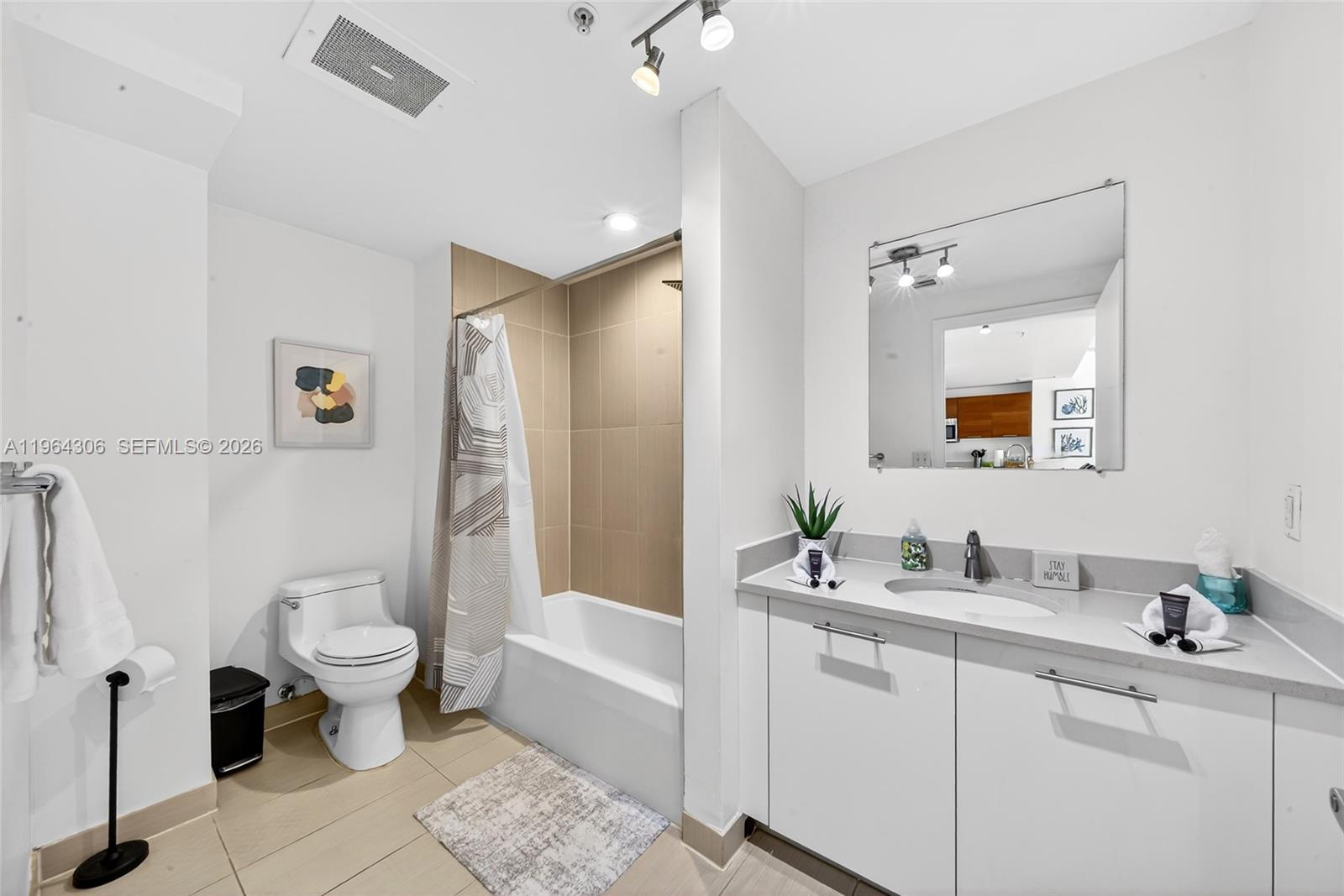 MIDBLOCK MIAMI CONDO - Residential