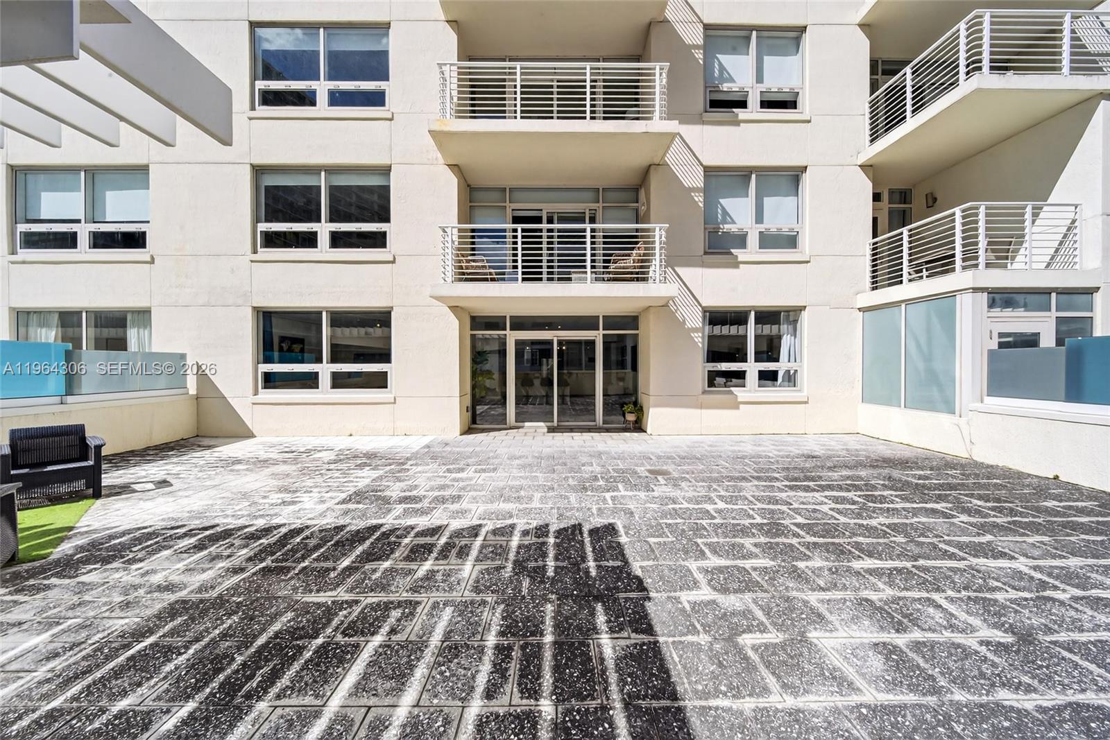 MIDBLOCK MIAMI CONDO - Residential