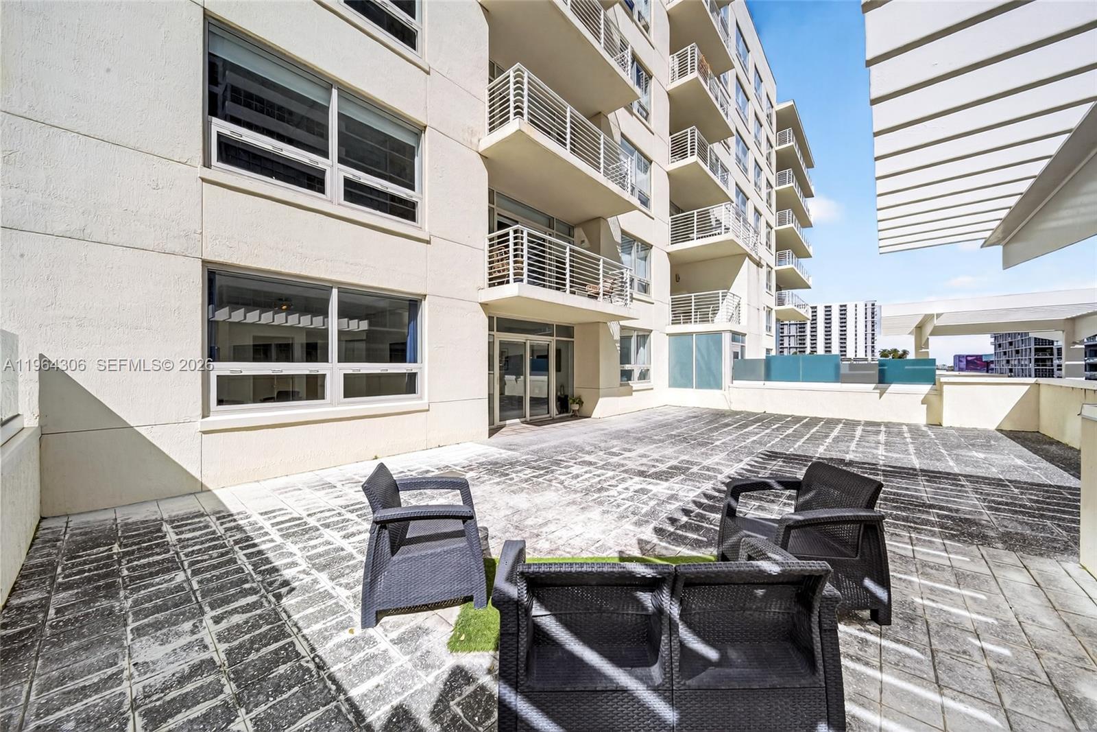 MIDBLOCK MIAMI CONDO - Residential