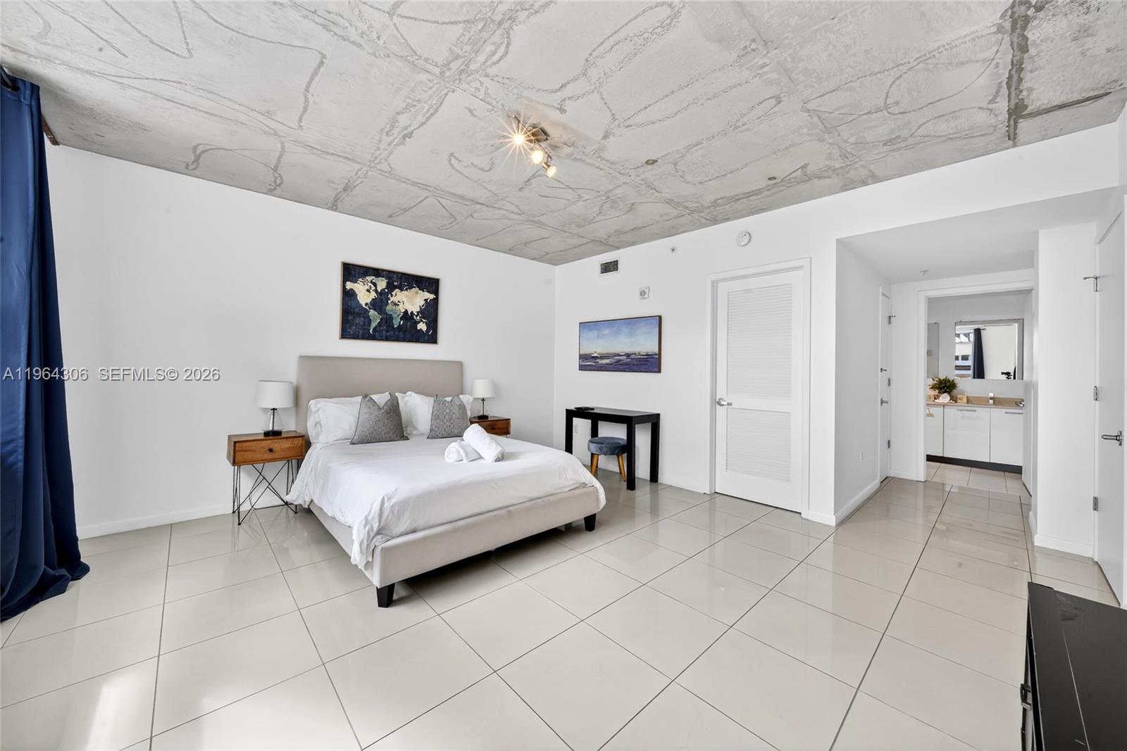 MIDBLOCK MIAMI CONDO - Residential