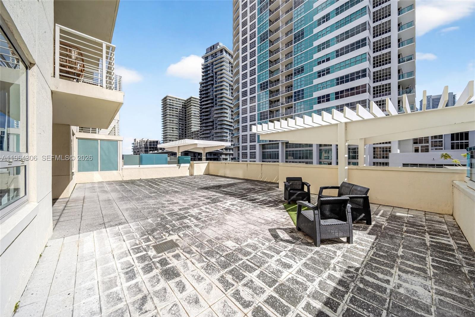 MIDBLOCK MIAMI CONDO - Residential