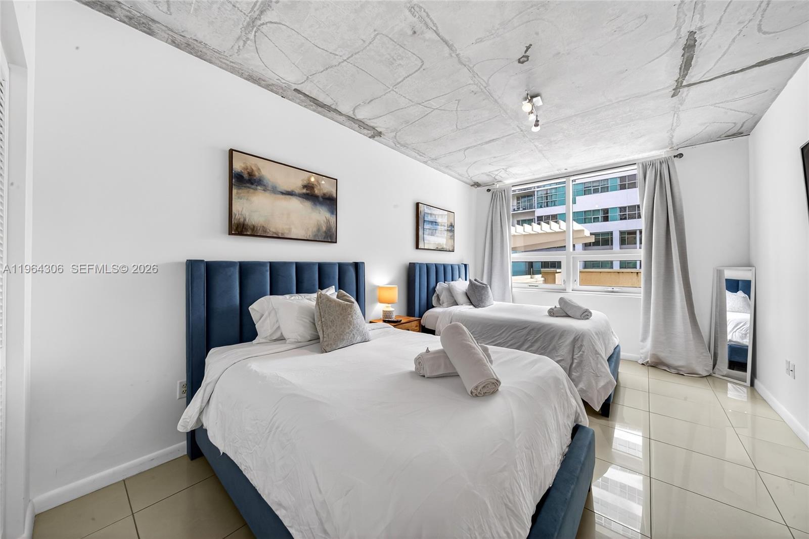 MIDBLOCK MIAMI CONDO - Residential