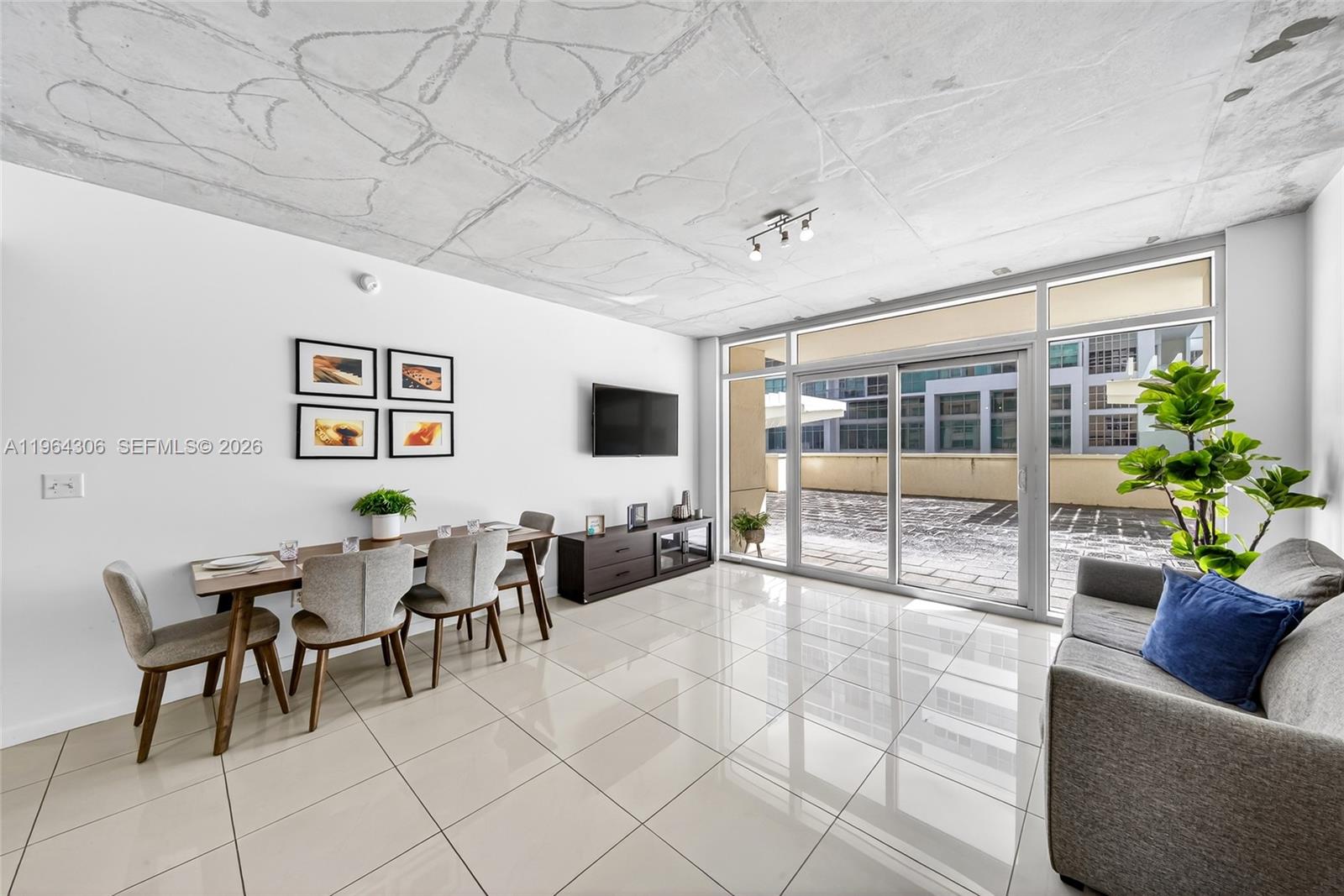 MIDBLOCK MIAMI CONDO - Residential