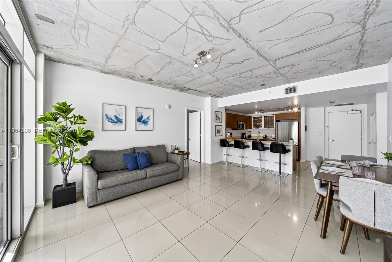 MIDBLOCK MIAMI CONDO - Residential