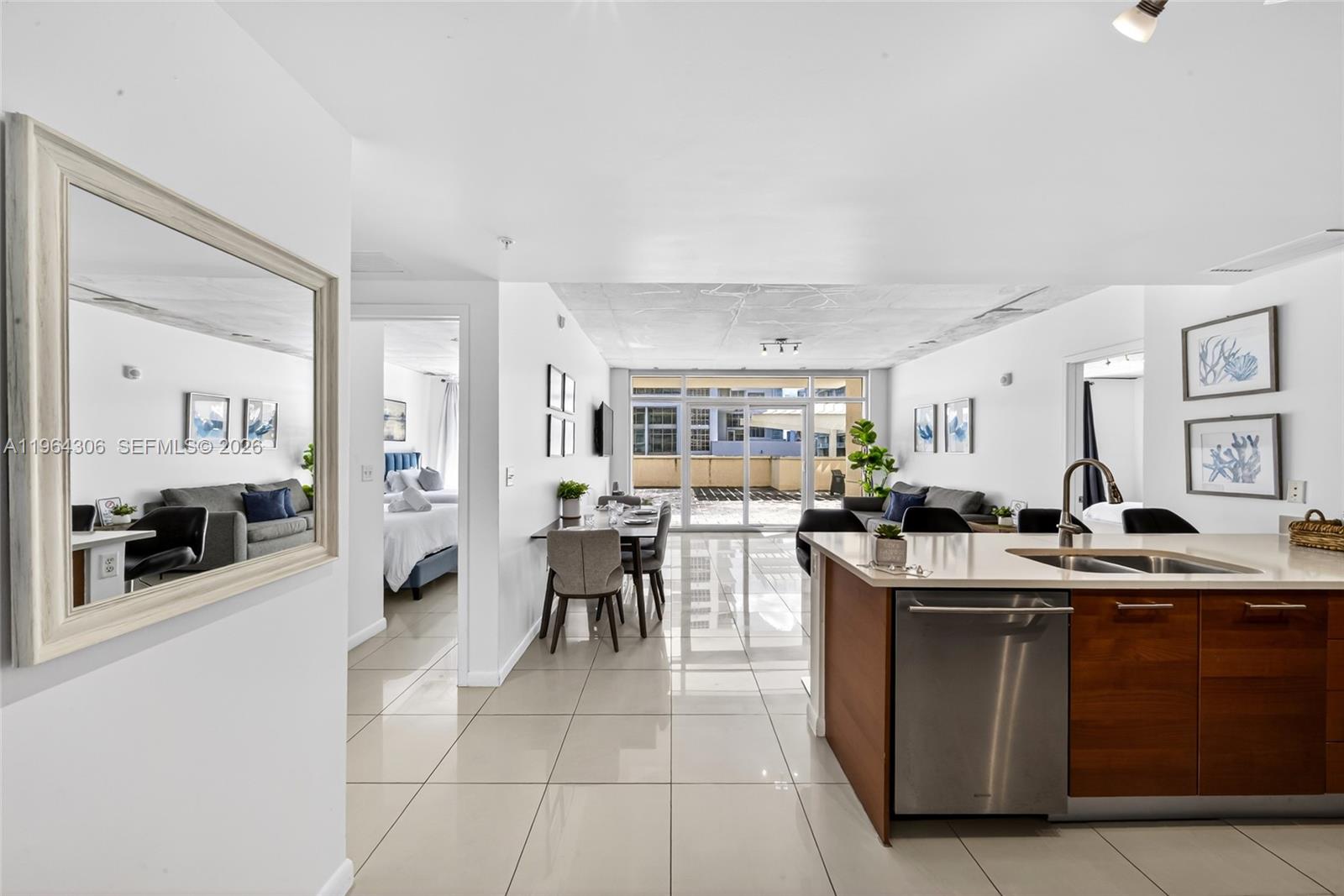 MIDBLOCK MIAMI CONDO - Residential