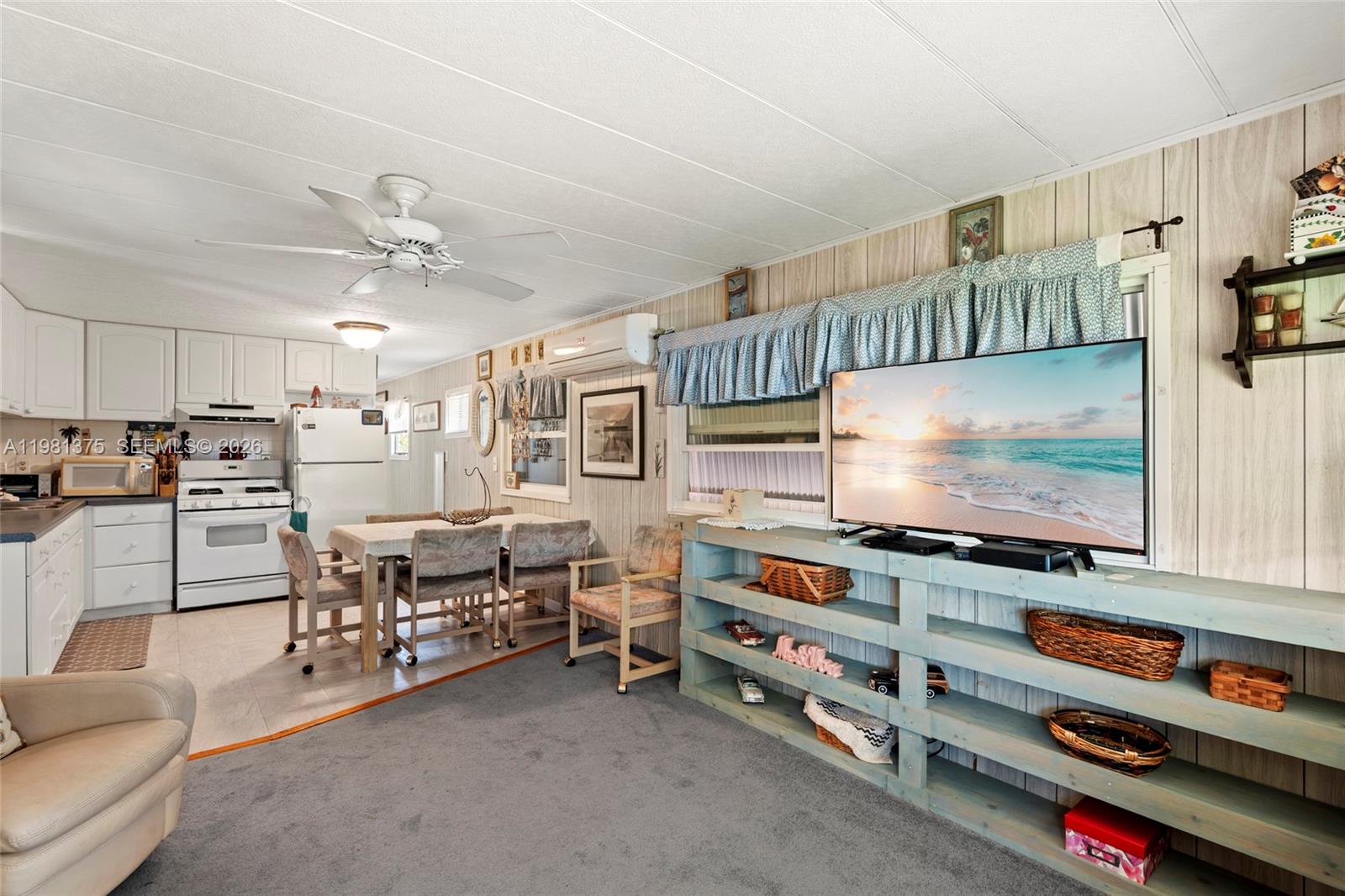 WOODBRIDGE MOBILE VILLAGE - Residential