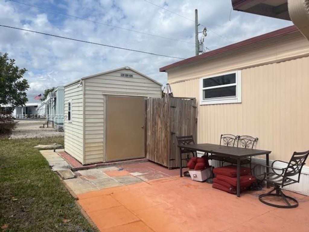 Photo of 11055 SE Federal Hwy, Hobe Sound, FL 33455 (MLS # A11981375)