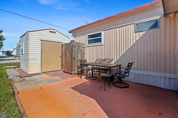 WOODBRIDGE MOBILE VILLAGE - Residential