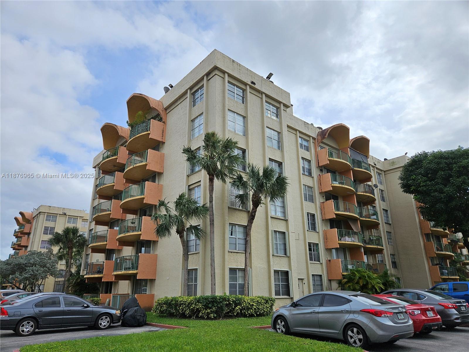 Vacant corner apartment for rent at The Fontains. 2 bedrooms, 2 bathrooms. 2 parking spaces available. Complex with pool and gym. Per association rules, No pets in rental properties.