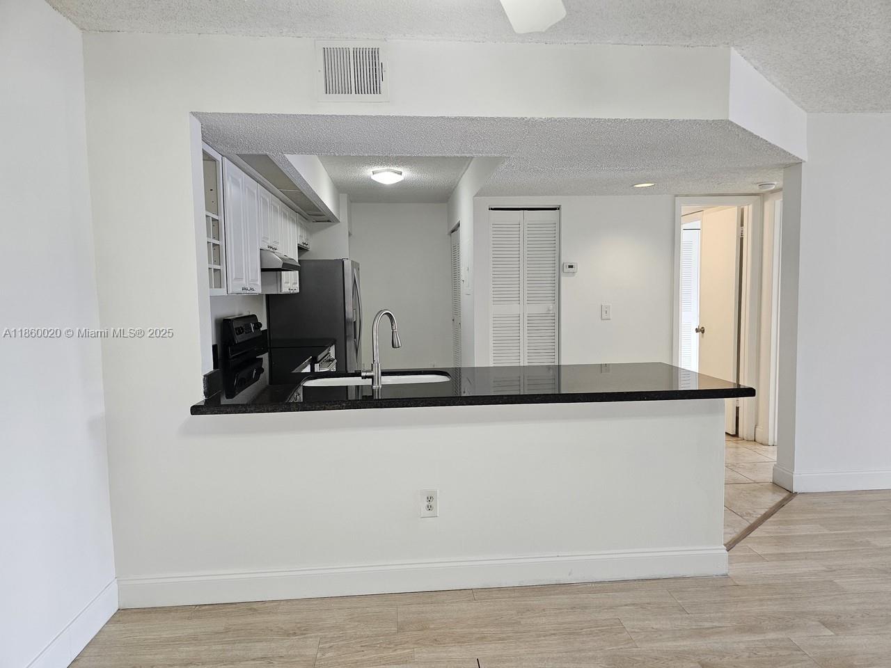 Great 1 bedroom 1 bathroom apartment at Villa Rustica in Hialeah. Spacious unit with balcony, washer and dryer.
Water is included in the Rent.
Centrally located near Palmetto and Turnpike, close to the shops, banks and schools. Gated community with pool, jacuzzi, gym and tennis court.
NO pets allowed per Association rules.