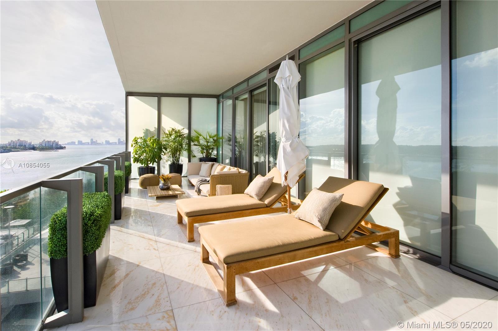 APOGEE CONDO - Residential