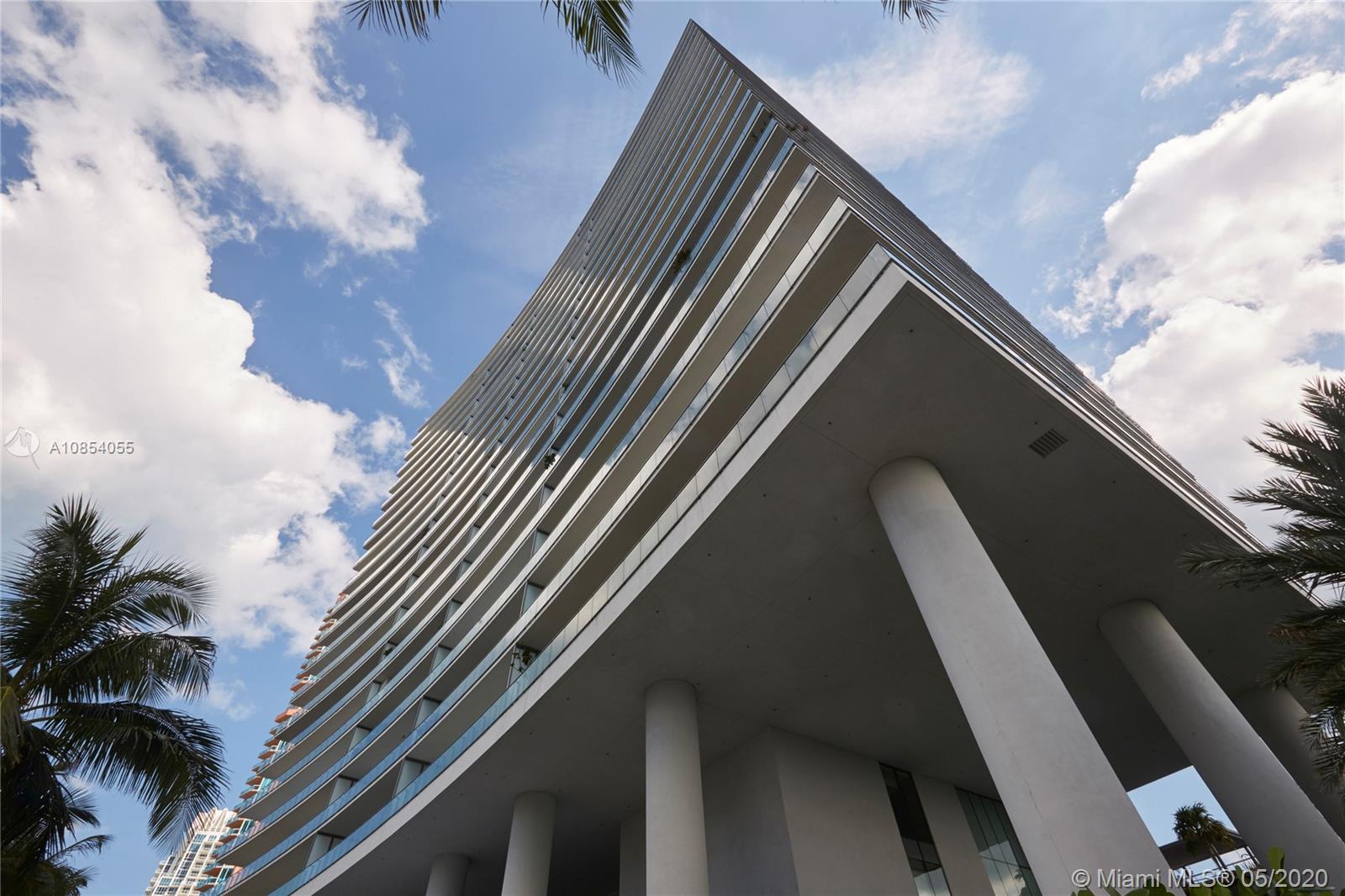 APOGEE CONDO - Residential