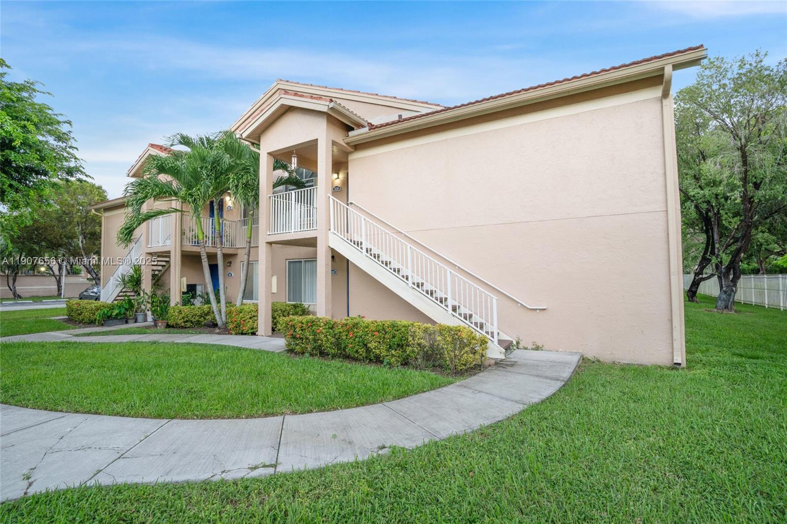 ROYAL PALM PLACE - Residential Lease