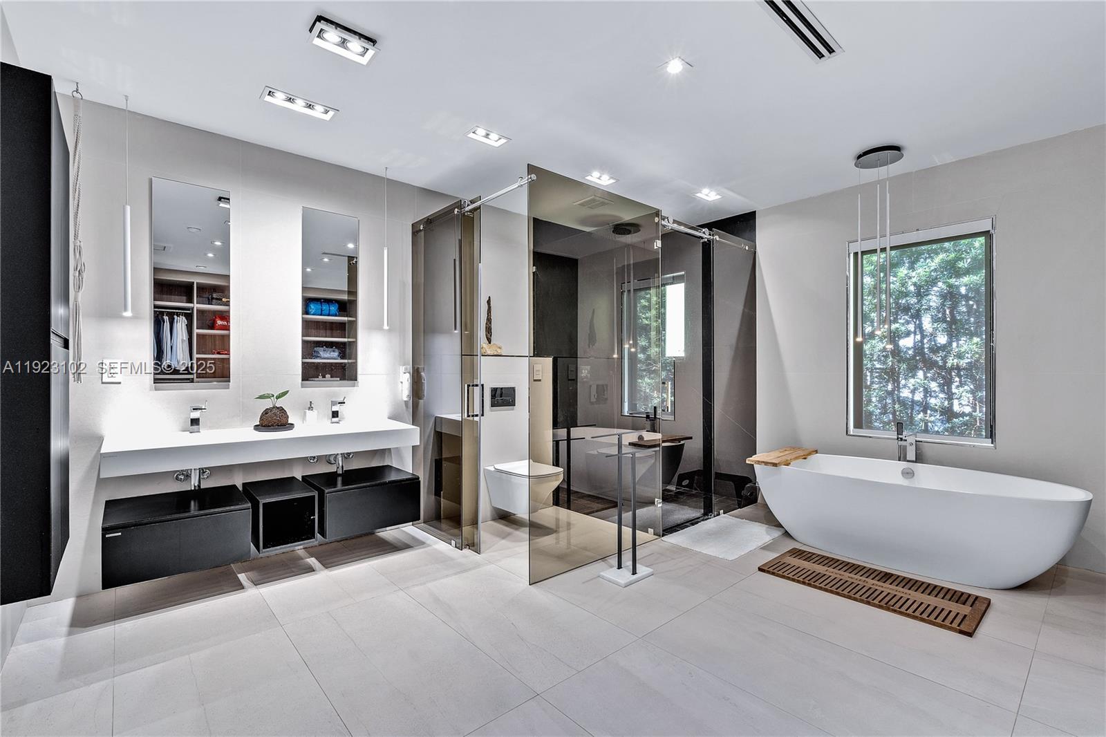 LAKE VIEW HEIGHTS SUB - Residential Lease