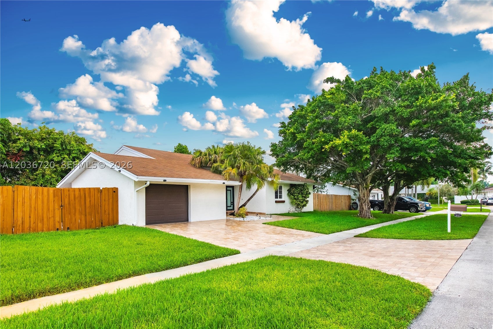 16571 Lake Tree Dr