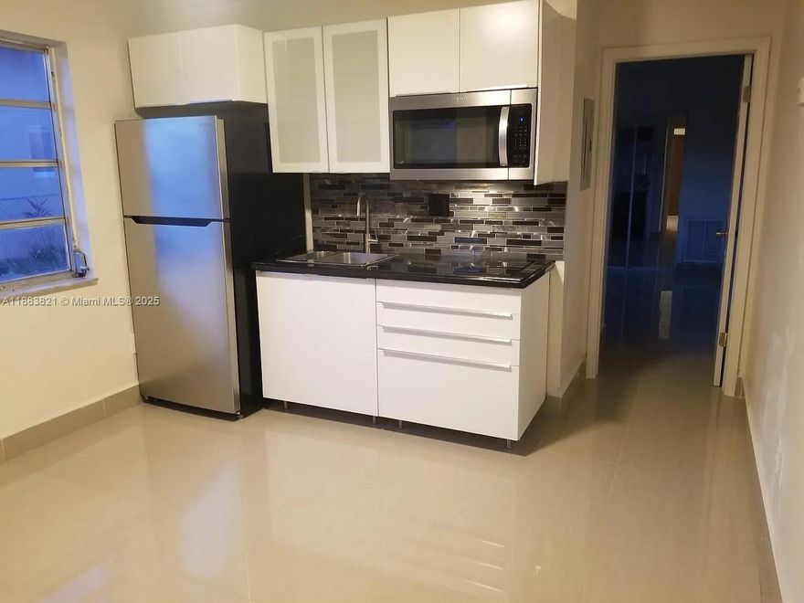 FIRST MONTH WILL BE HALF OFF IF YOU APPLY BEFORE OCTOBER 1ST. 1/1 apartment for rent the great location of corral terrace  in Miami. Spacious and comfortable in very good condition.