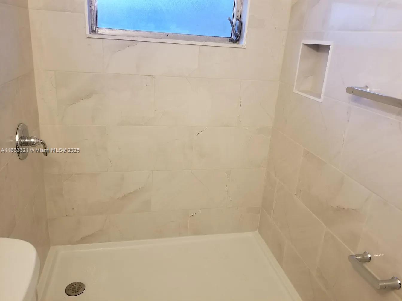 CORAL TERR SEC 1 - Residential Lease