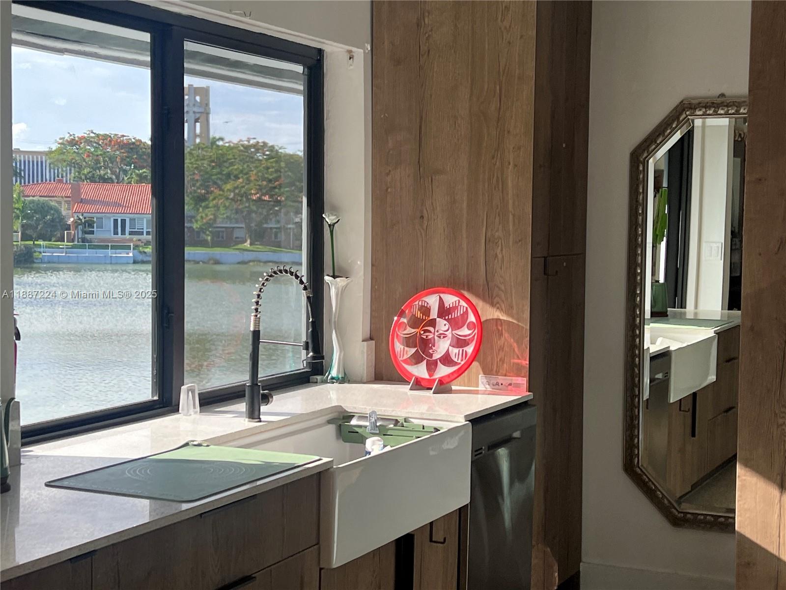 MIRROR LAKE SUB - Residential Lease