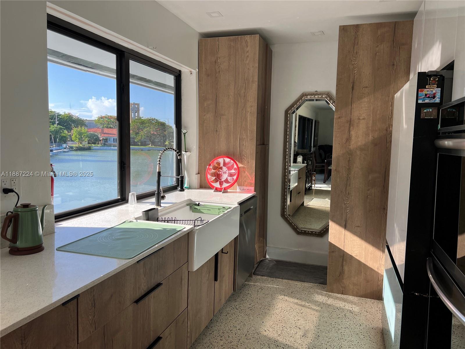 MIRROR LAKE SUB - Residential Lease