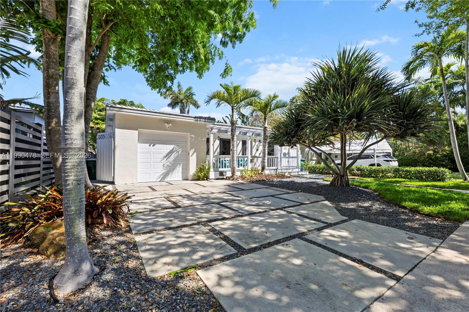 BELLE MEADE - Residential