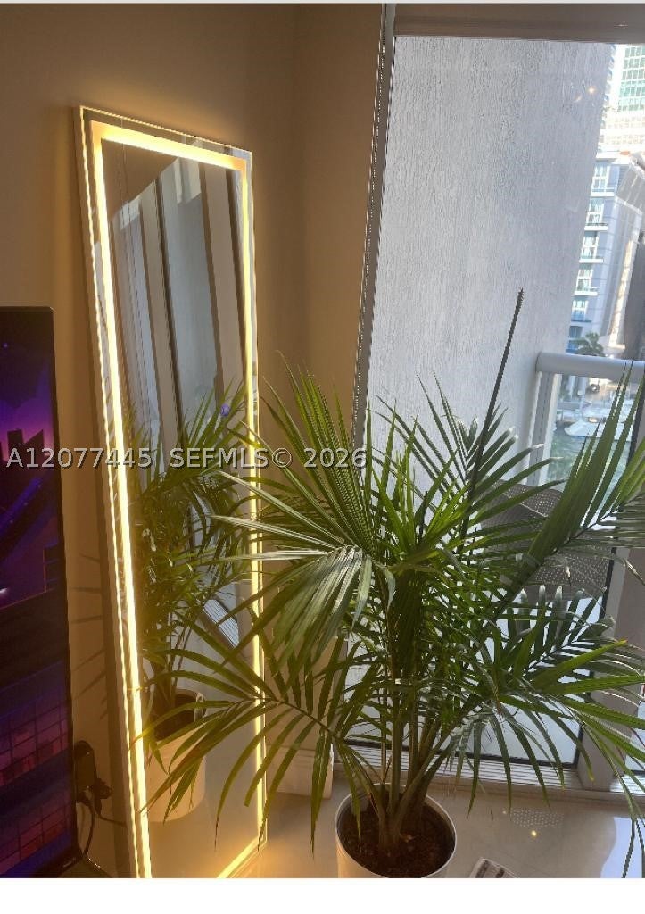 475 Brickell Ave 808
