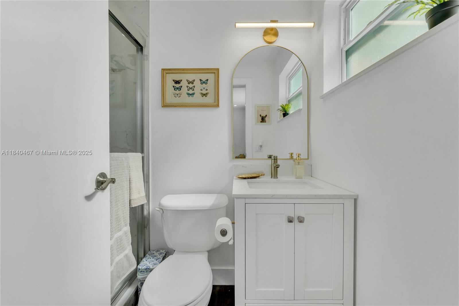 HOLLYWOOD LITTLE RANCHES - Residential