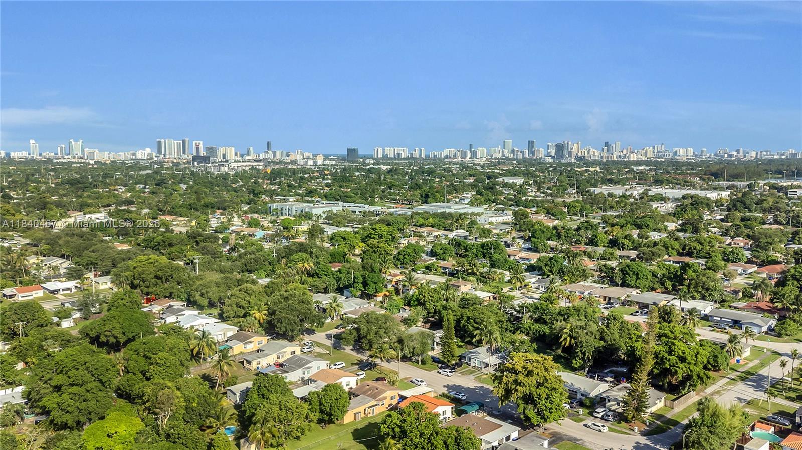 HOLLYWOOD LITTLE RANCHES - Residential