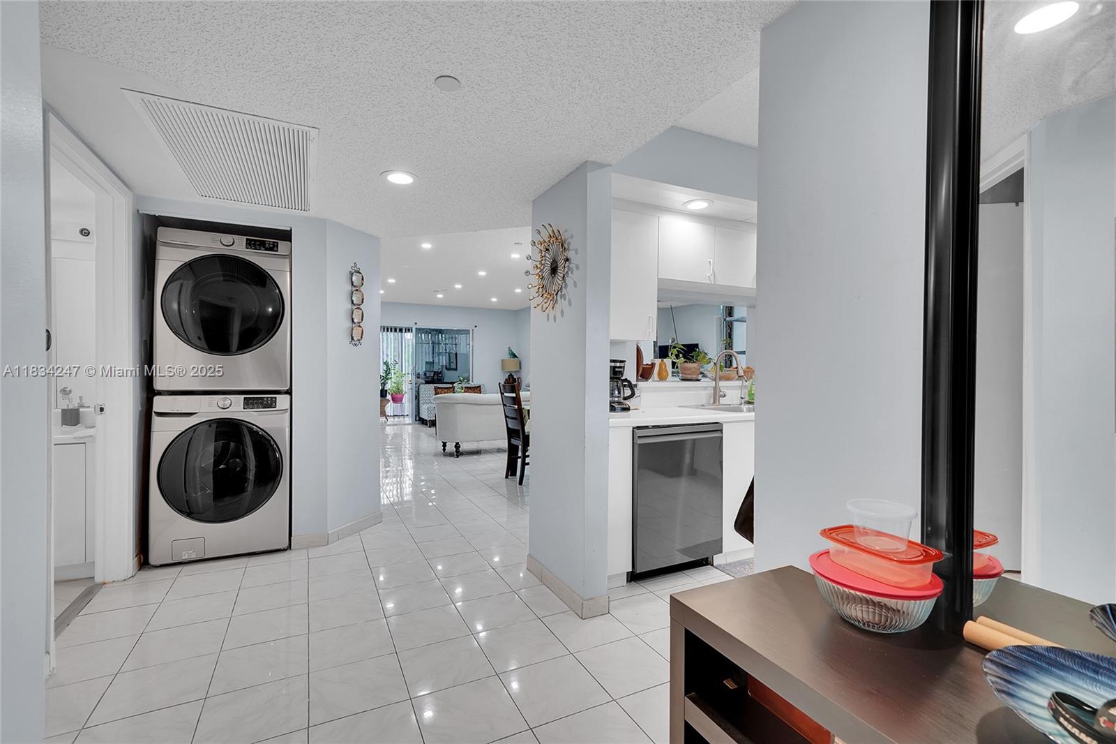 571 SW 142nd Ave 410O