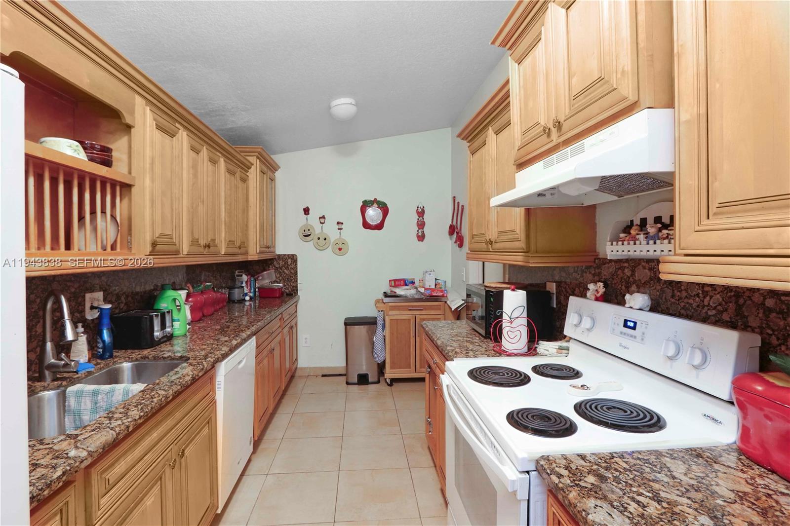 MEADOW WOOD MANOR SEC 5 - Residential